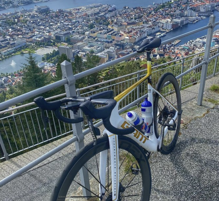 kristian-blummenfelt-shows-off-new-bike-check-out-the-champion-s