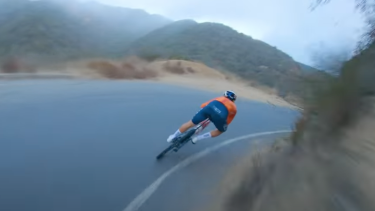 Tom Pidcock descending